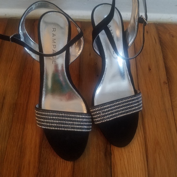 Heels - Picture 2 of 3